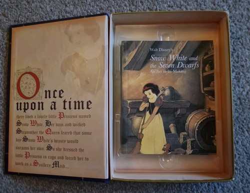 Walt Disney SNOW WHITE AND THE SEVEN DWARFS Collectors Edition Bookcase Set - Picture 5 of 7