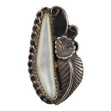 Vintage Southwestern Mother of Pearl Sterling Silver Sisteks Ring Size 7.25