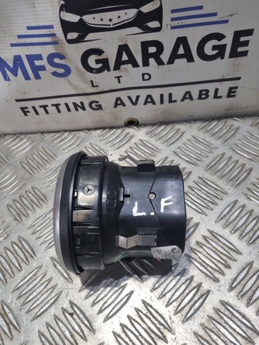 Mercedes Cla C117 2013-2016 Air Vent Front Left A1178300554 - Picture 7 of 12