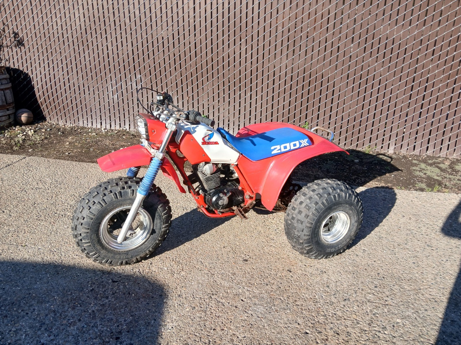 1985 Honda ATC 200X . Low Hours, Original Tires .