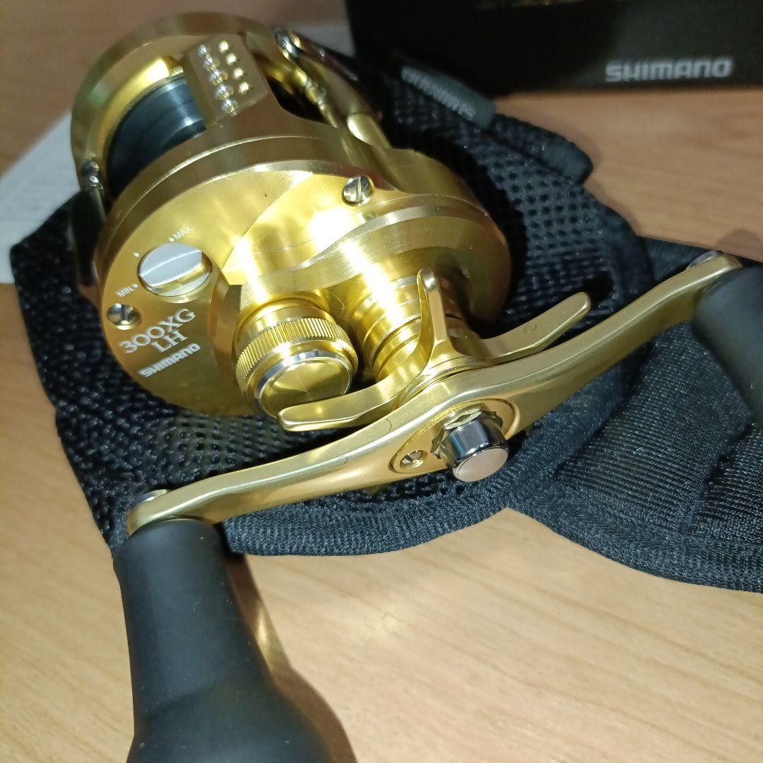 Shimano Conquest MD300GLH Baitcasting Reel Right Hand Used, Packaging Scratched - Image 4