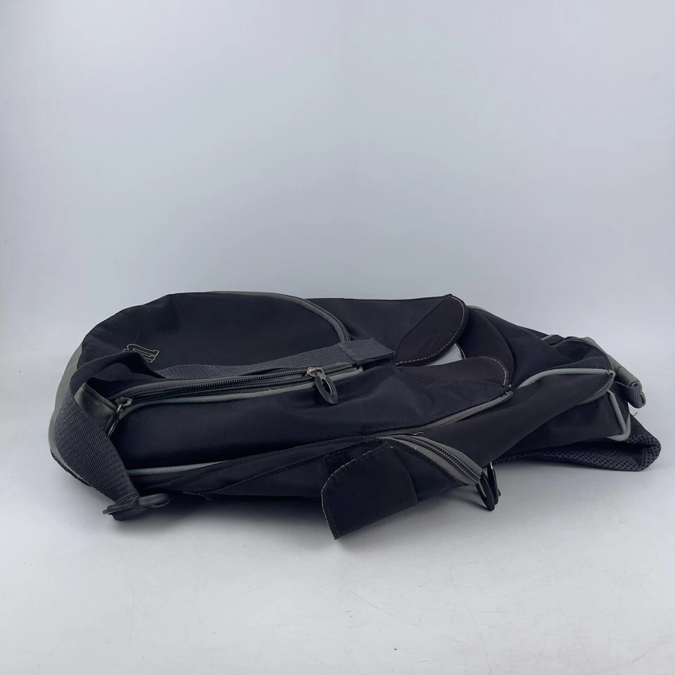 Mochila para equipo de béisbol Willson negra bolsillos de malla correa ajustable para el hombro Foto 3 de 4