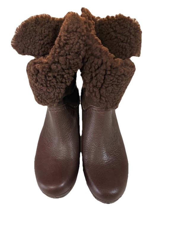UGG Amoret Shearling Clog Booties Brown Size 6 Brand New