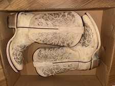 Corral Boots Teens size 5.5 White Glittered Inlay Snip Toe Cowboy Boot 2" Heel