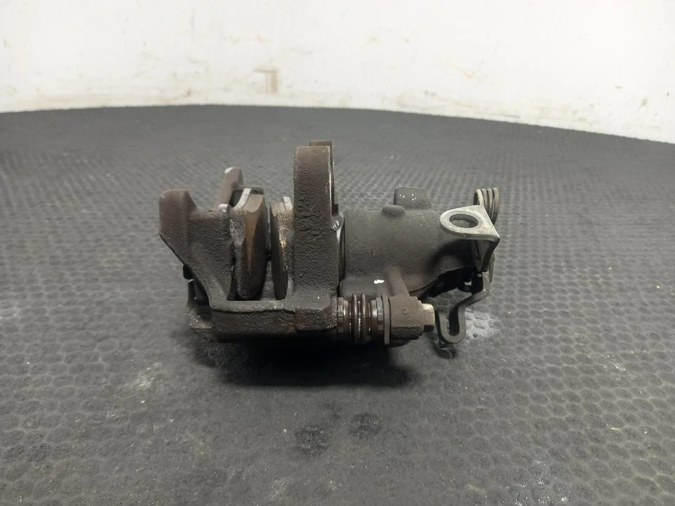 Pinza de freno trasera derecha VOLKSWAGEN TRANSPORTER 2015-2025 2,0 L DNAB RDE2 O/S Foto 4 de 4