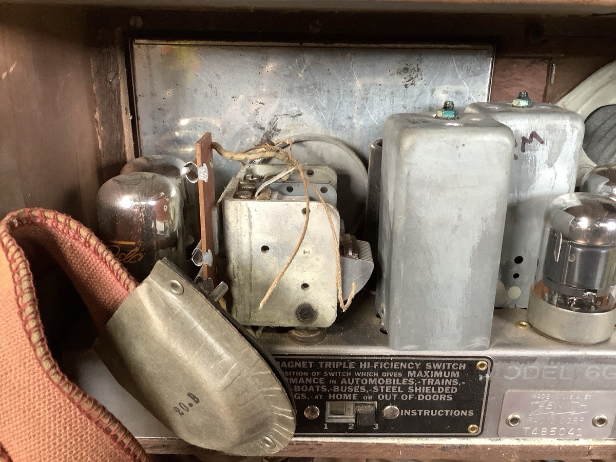 ヨネザワ 交通安全ヘ ルメット 発音装置ライト付 1970年代当時物 NWB Vintage Electro Brand AM-FM Portable Sports Radio 1980s