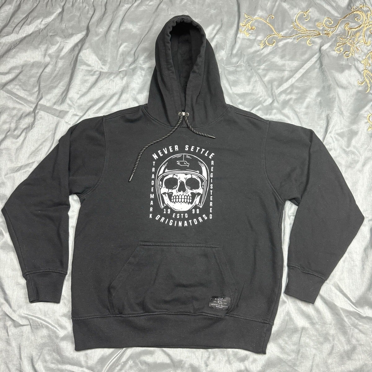 Tony Hawk Y2K Grunge Black Hoodie Medium Skull Never Settle