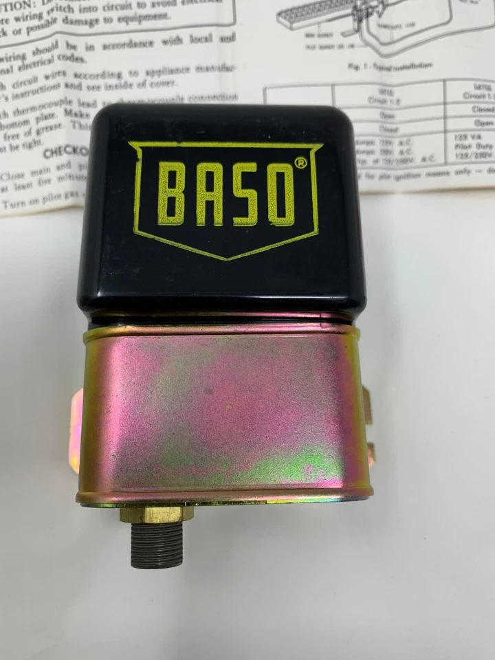 Baso L61LL-1 Johnson Controls Auto Reset Pilot Switch 120/240V 8A - Image 2 of 4