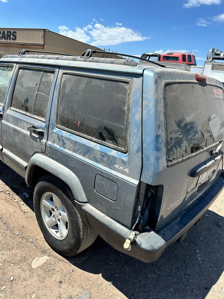 Used Front Axle Assembly Front 4WD fits: 1998 Jeep Cherokee w/o ABS LHD 3.55 rat - Image 2 of 4