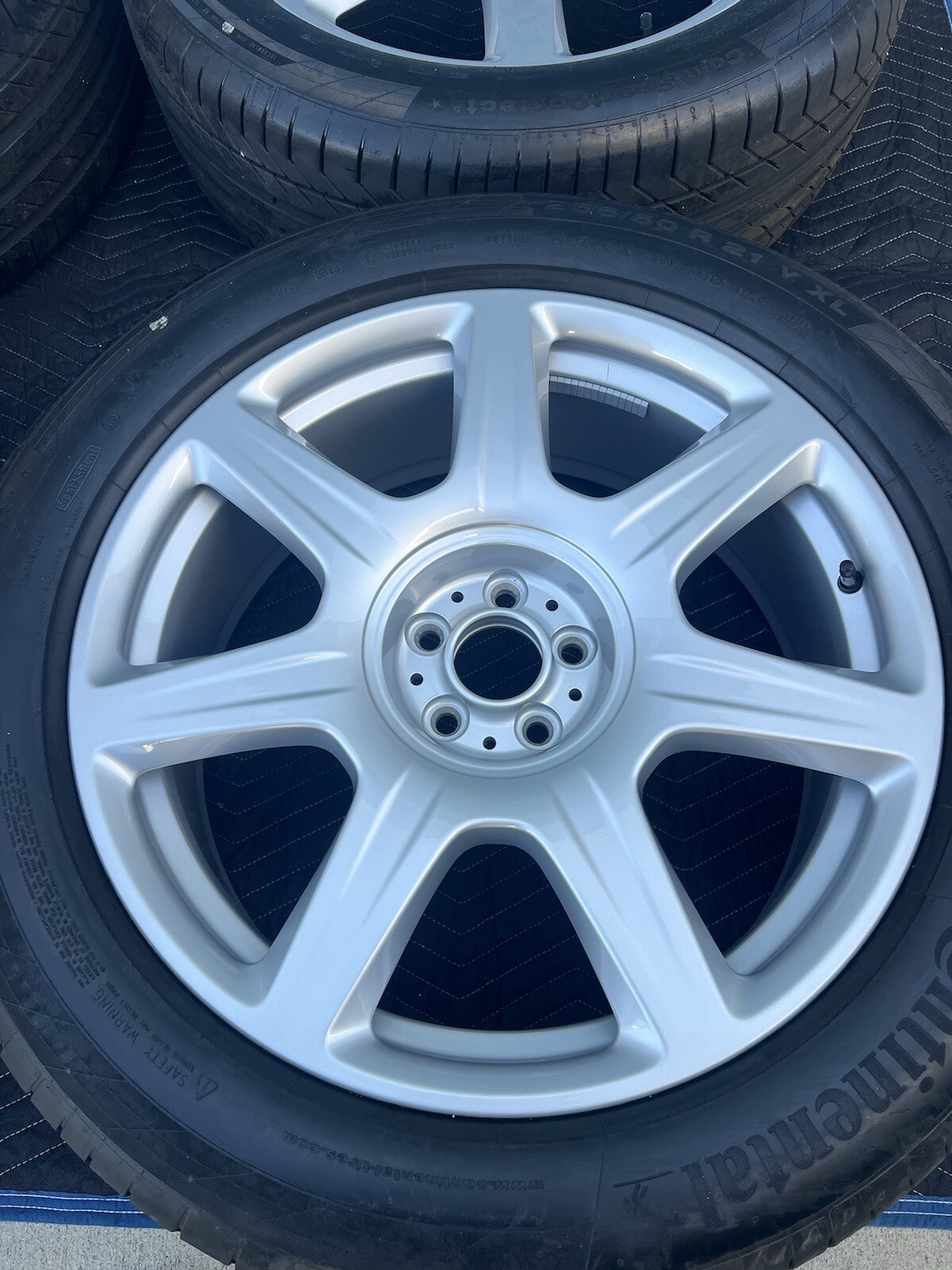 10’-22’ ROLLS ROYCE GHOST COMPELETE SET OF 4 TIRES & RIMS NICE**