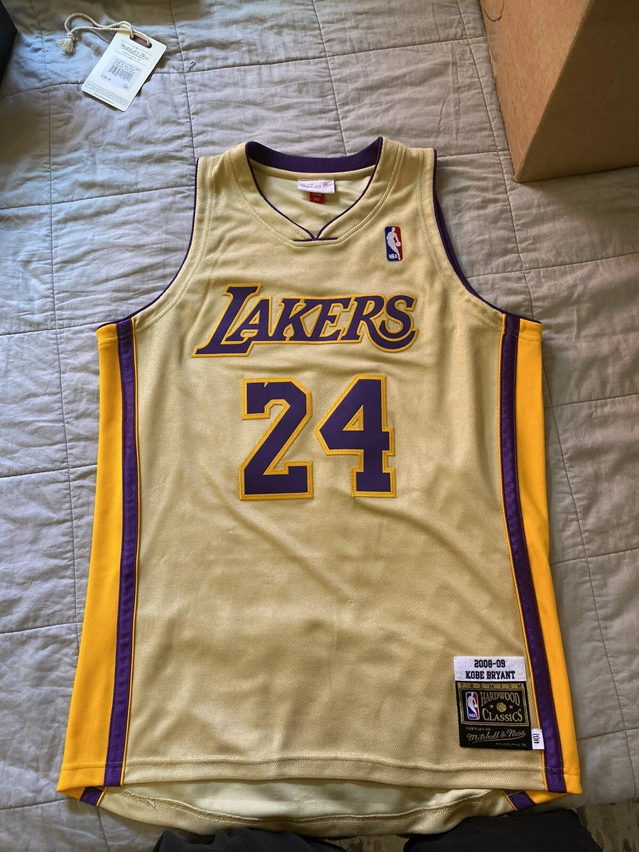 Los Angeles Lakers Kobe Bryant 2009 Authentic Jersey By Mitchell & Ness -  No.24 - Yellow - Mens