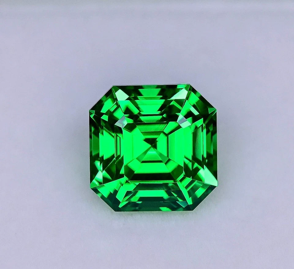 10 Ct Natural Colombian Green Emerald Asscher Cut GIE Certified Loose Gemstone - Image 2 of 2