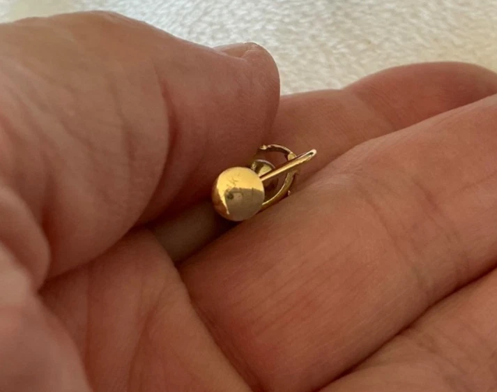 NON-PIERCED Beautiful Pearl and Natural Ruby 14K screwback earrings - Image 3 of 4