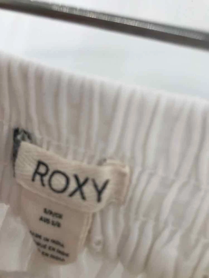 Pantalones cortos básicos Roxy blancos talla pequeña con ojales usados Foto 3 de 3
