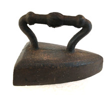 Antique Small Salesman Sample Toy Cast Iron Sad Iron