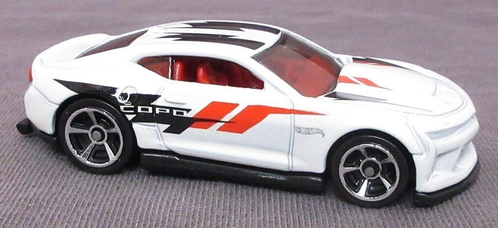 ホットウィール　2018 COPO CAMARO SS - TICKET CAR Amazon.com: HW Premium Boulevard Series 2018 Copo-Camaro SS