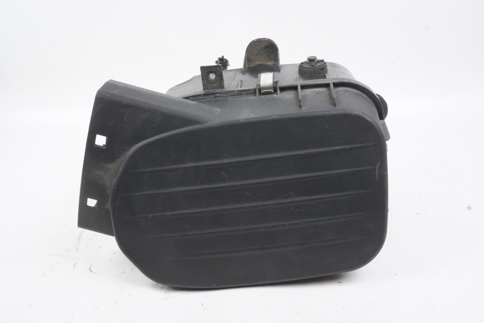 2014 - 2017 Maserati Ghibli Right Side Engine Air Intake Filter Black 70552746