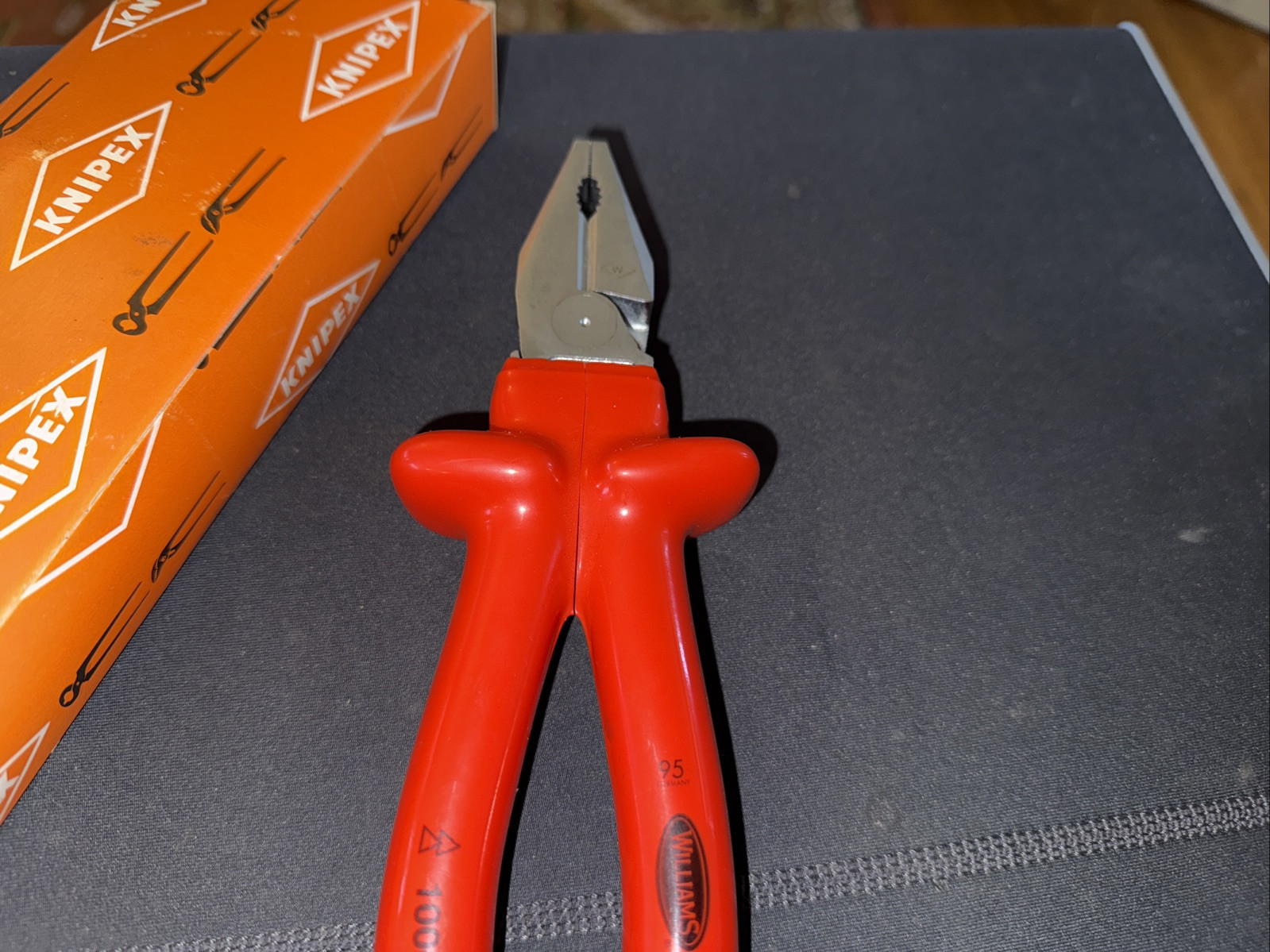 Knipex 9" Lineman Pliers 1000V Insulated Williams WKN0207-9 New Old Stock