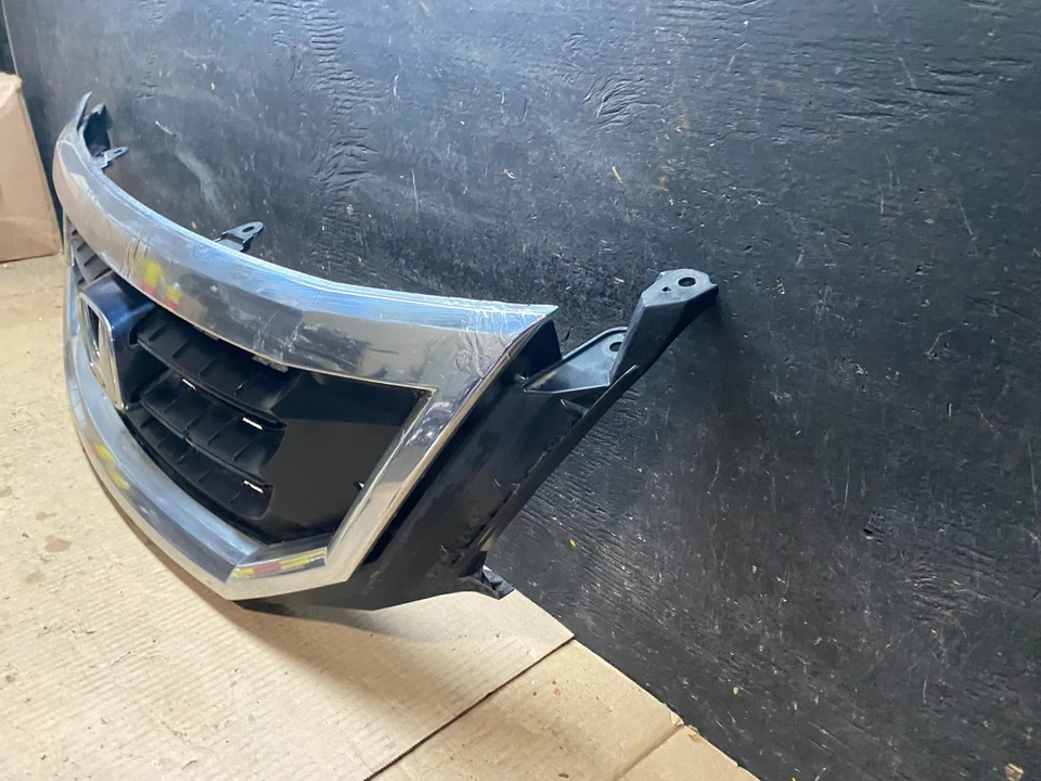 Parrilla superior delantera Honda Odyssey 2008 2009 2010 OEM U7763 DG Foto 2 de 4