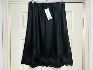 David nieper satin black satin half slip petticoat satin Half Slip size 18 BNWT