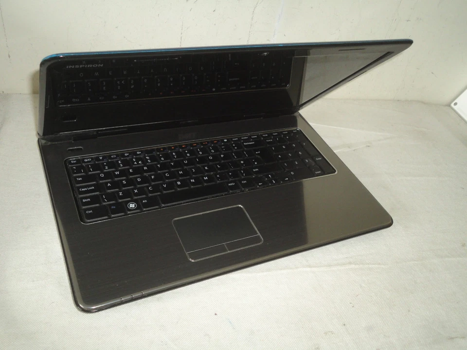 Dell Inspiron N7010 17.3" Core i7 M620  Windows  7 Laptop  1Tb HDD 8GB Office - Image 2 of 4