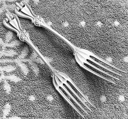 Vintage TOWLE SILVER Old Colonial Sterling Forks, Set of 2, 7” , 3.45OZ.