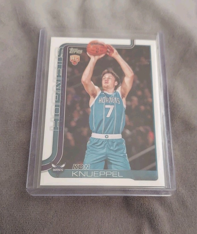2025-26 Topps Kon Knueppel RC Rookie #204 Hornets 
