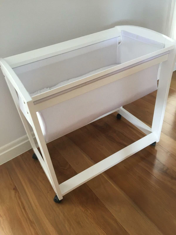 tasman eco amore bassinet white