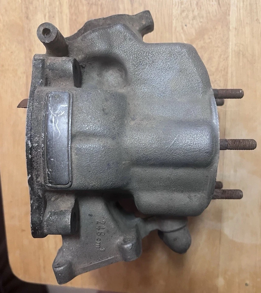 Jarra de cilindro Honda CR 250 1985 OEM necesita una funda y reparada Foto 4 de 4