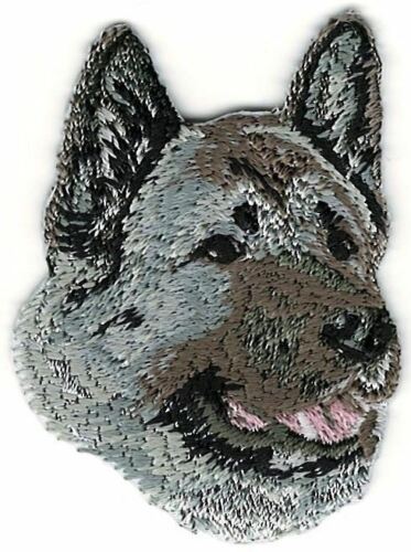 Parche bordado de 1 1/2"" x 2"" Akita Inu retrato de cabeza raza perro raza - Imagen 1 de 1