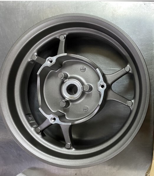 Genuine CAST WHEEL REAR for Yamaha Zuma 125 22-25 / Cygnus Gryphus