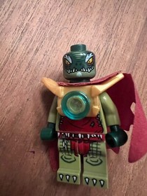 LEGO Minifigure Crominus Torn Cape Chi Armor Chima 70006 70015