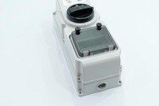 Niglon 32A 2P+E 240V IP44 Interlocked Switched Socket – 16754 BRAND NEW