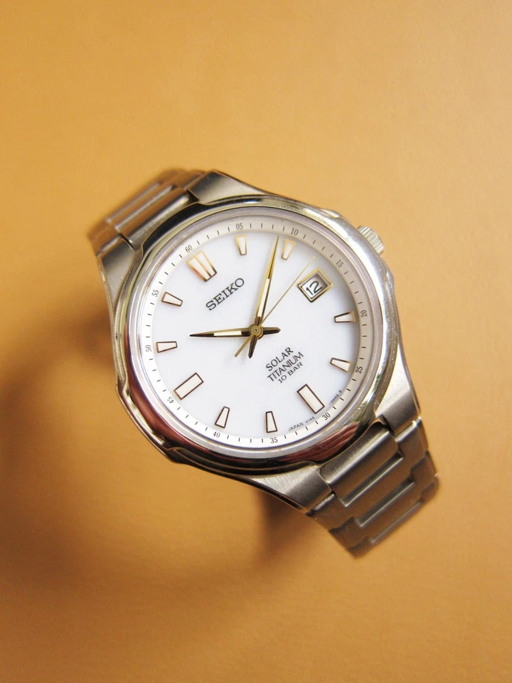 SEIKO Solar V145-0E10 Titanium Watch w/ White Dial (MADE IN JAPAN) - Image 2 of 4