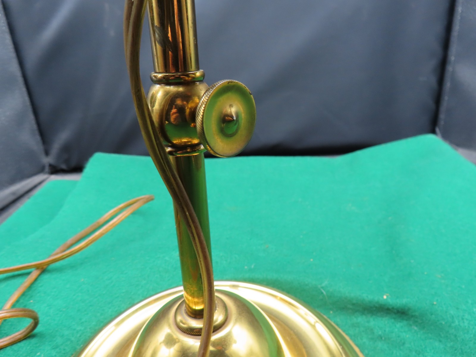 ANTIQUE BRADLEY & HUBBARD SINGLE BRASS ELECTRIFIED STUDENT LAMP 10" SHADE RING