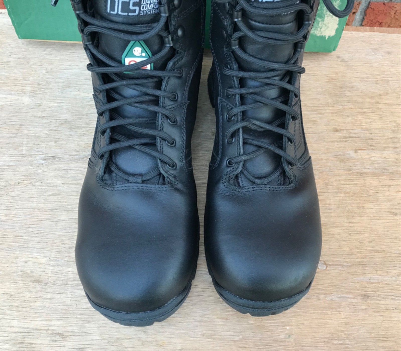 NEW IN BOX MEN’S 10EE DANNER LOOKOUT EMS/CSA 8” TALL BLACK SIDE ZIP SAFETY BOOTS