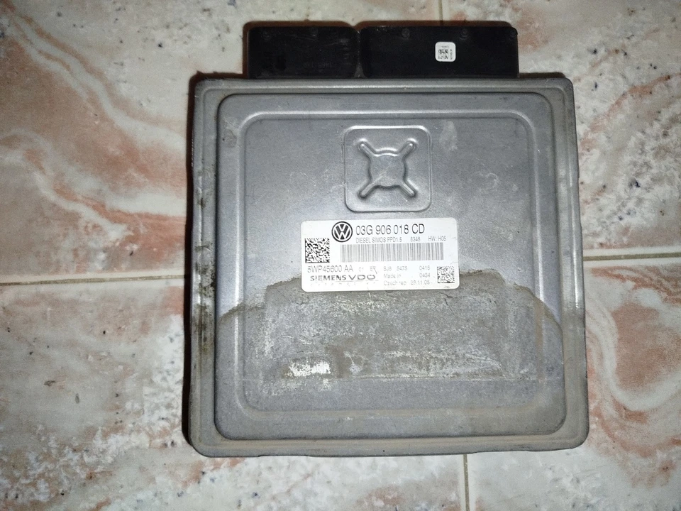 VW PASSAT B6 2006 centralina/modulo motore diesel 03G906018CD ORIGINALE - Immagine 2 di 4