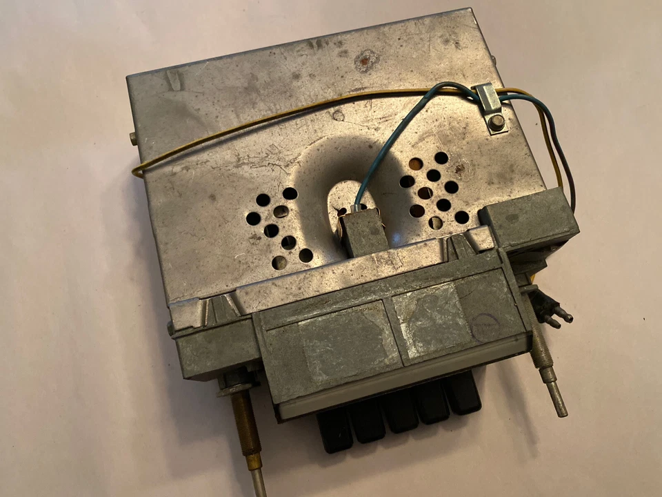 1971 1972 Ford Galaxie XL LTD vagão rádio AM painel botão de pressão - Imagem 2 de 4