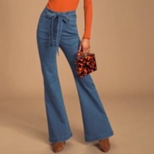 High Waisted Boot Cut Dark Wash Jeans  Size: 6  EUC