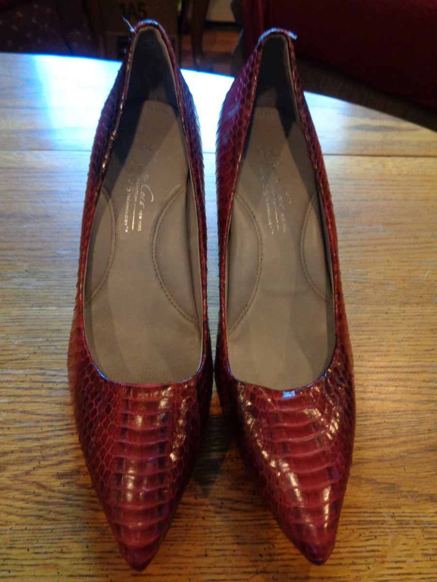 KENNETH COLE SILVER FOX EDITION 9-2-5 BURGUNDY LEATHER HEEL SHOES WOMEN'S  1/2M