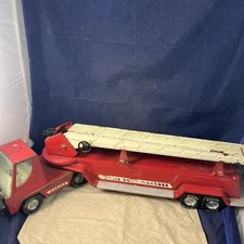 Vintage NYLINT FIRE TRUCK ARIEL HOOK AN LADDER 