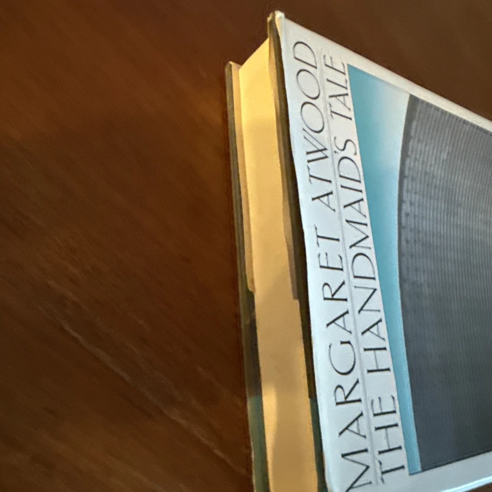 THE HANDMAID’S TALE 1986 Margaret Atwood Hardback - Image 4 of 4