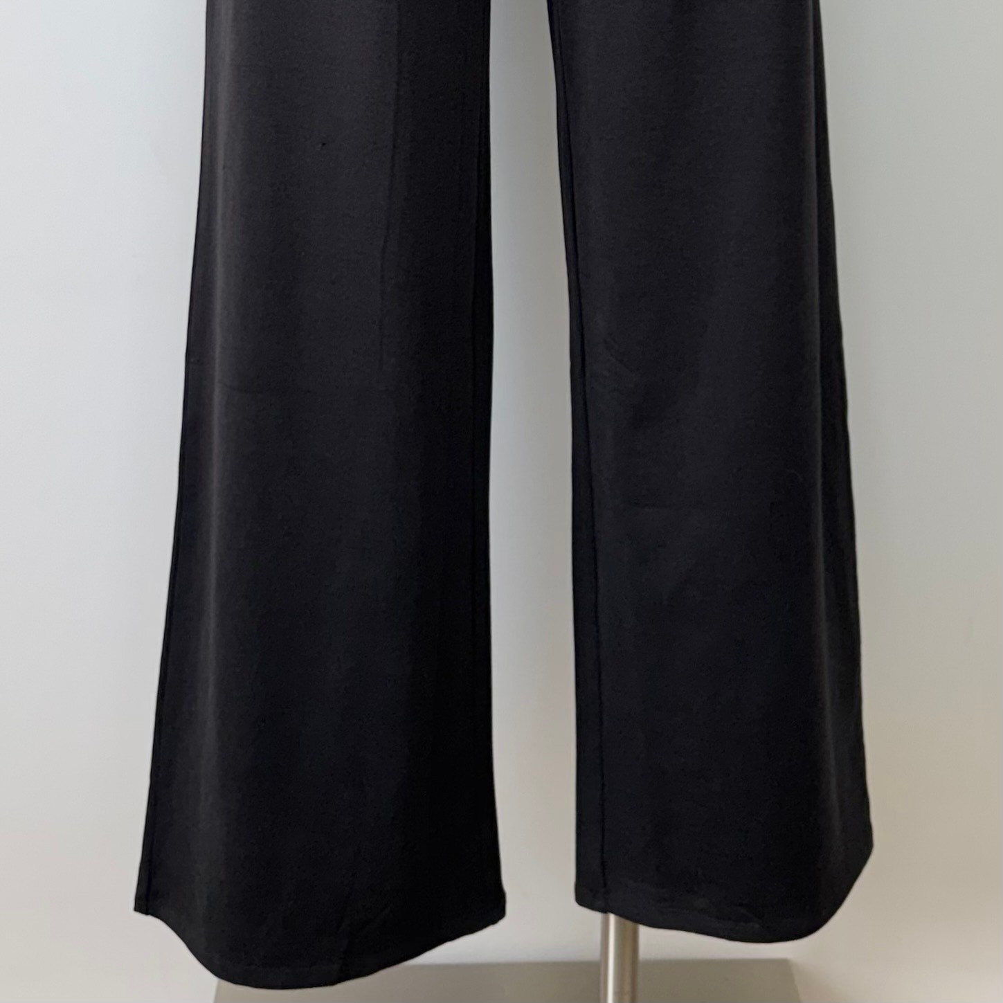 Vuori Halo Essential Wide Leg Soft Pull-On Pants in Black Heather S NWT thumbnail 4
