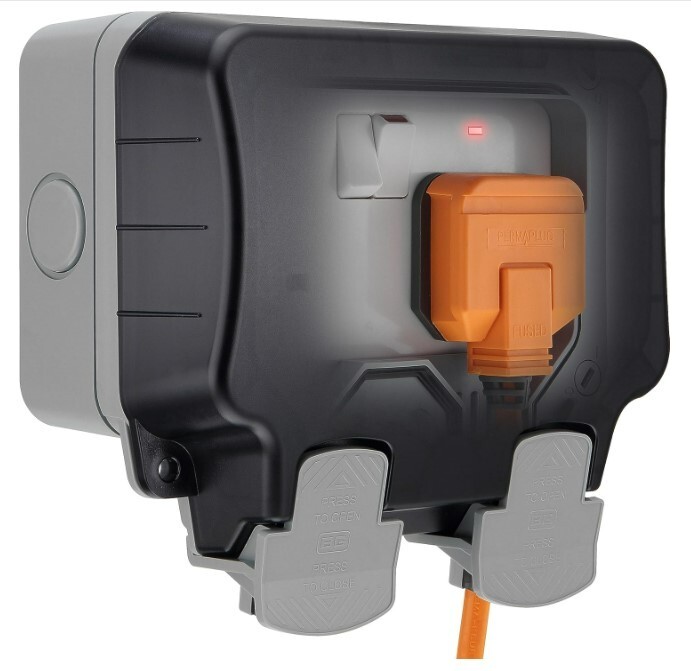 BG Electrical WP22-01 Double Weatherproof Outdoor Switched Power Socket, IP66
