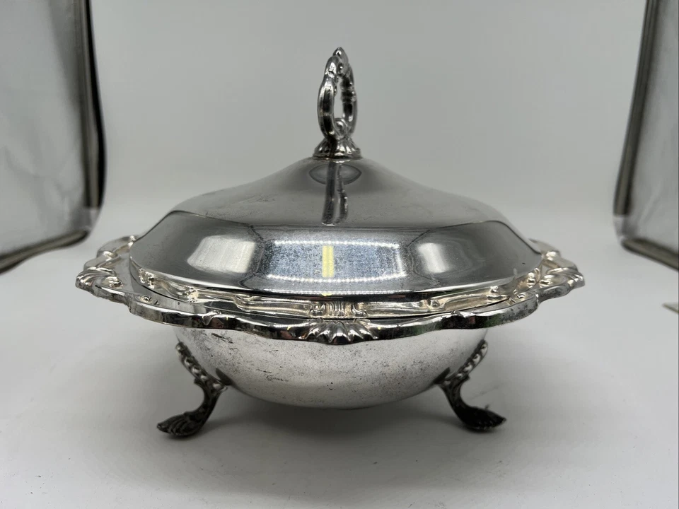Vintage William A Rogers Silver-Plated Round Serving Bowl Casserole Dish w/Lid - Image 2 of 4