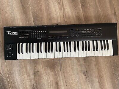 Vintage Roland JV-80 61-Key Multi-Timbral Synthesizer /192 Vintage Roland JV-80 61-Key Multi-Timbral Synthesizer /192