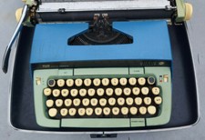 Vintage SMITH-CORONA Galaxie Twelve XII 12 Vintage Typewriter Atomic Blue w/Case thumbnail
