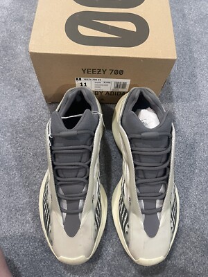 Size 11 - adidas Yeezy 700 V3 Fade Salt 2022-Fast Shipping | eBay