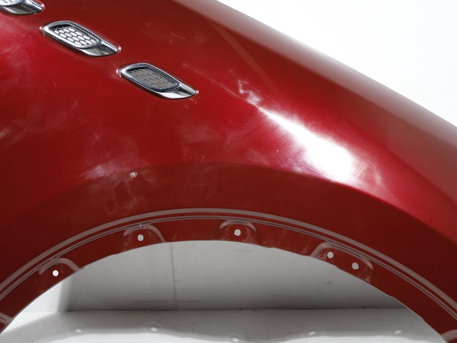 2017-2023 MASERATI LEVANTE FRONT RIGHT SIDE FENDER ROSSO RED 129B OEM 69K