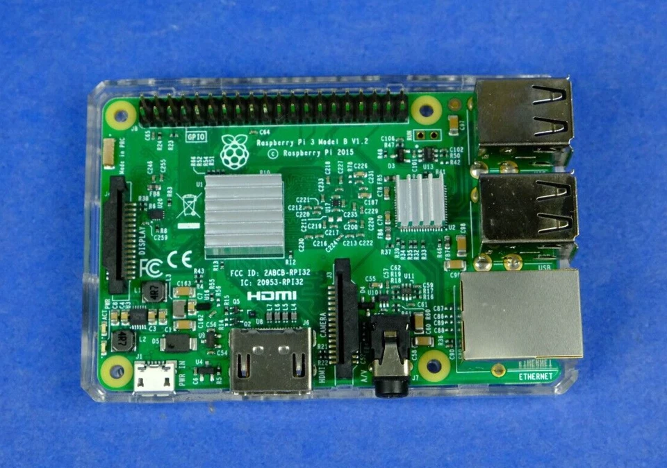 Raspberry Pi 3 Model B v1.2 with 32GB Micro SD Card - Image 3 of 4